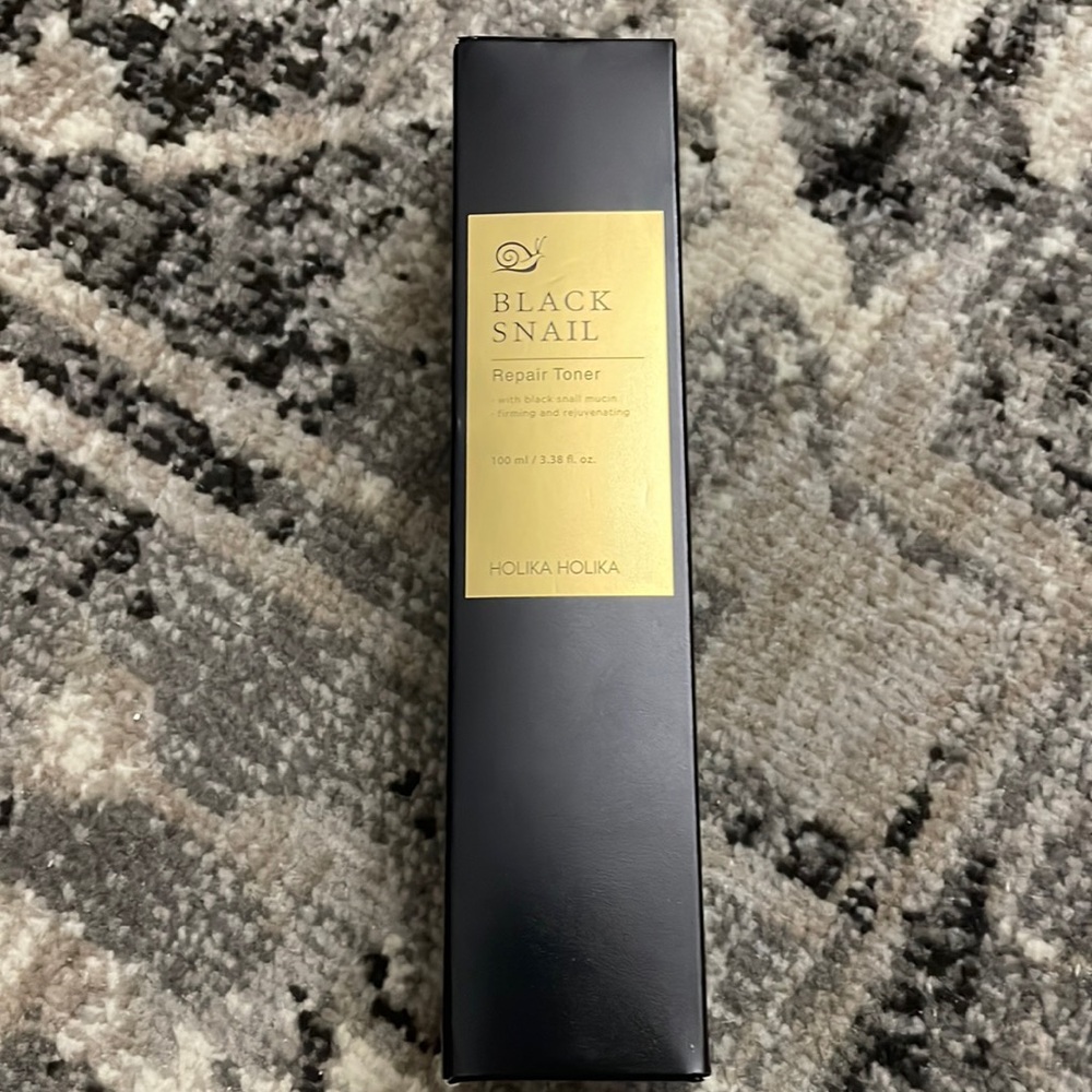 NWT Holika Holika Black Snail Repair Toner 100ml